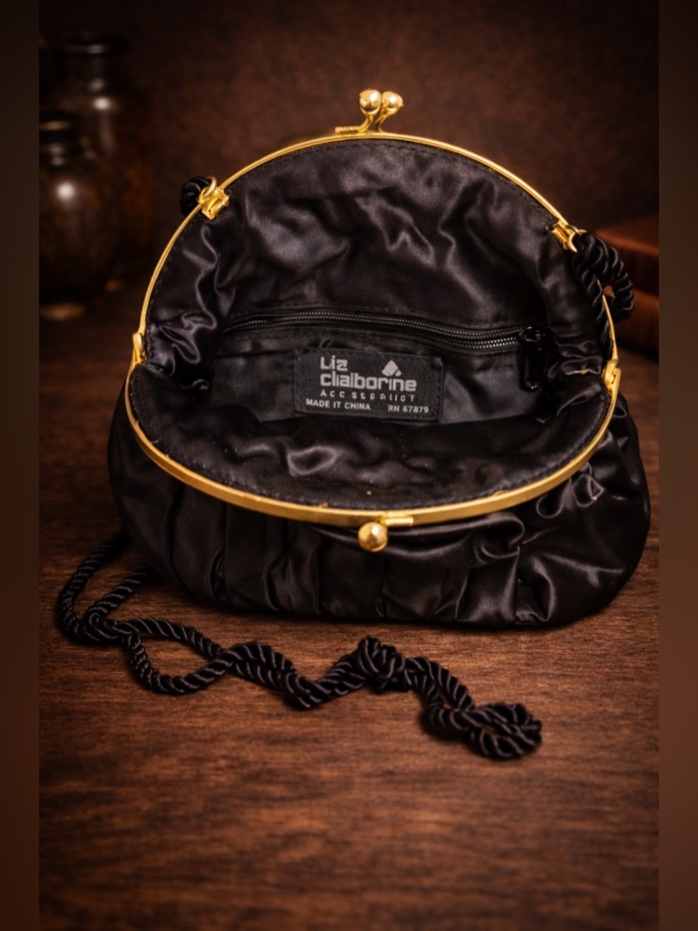 Liz Claiborne Black Satin Evening Bag ✧ Frame Clutch ✧ Gold Hardware ✧ Vintage - Picture 3 of 3